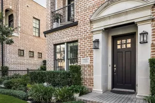 Photo #2: 21069689 Listing