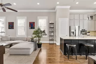 Photo #5: 21069689 Listing