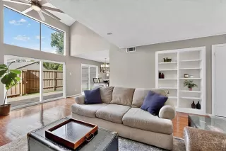 Photo #3: 21069968 Listing