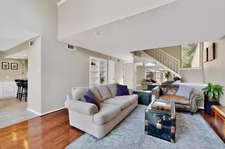 Photo #4: 21069968 Listing