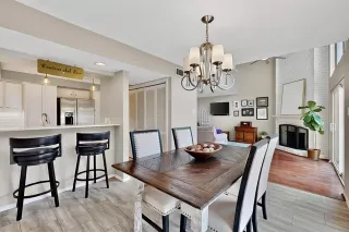 Photo #5: 21069968 Listing