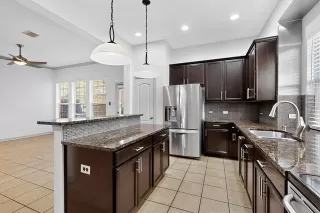 Photo #4: 21070057 Listing 