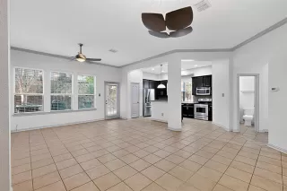 Photo #6: 21070057 Listing 