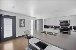 Photo #5: 21070405 Listing 