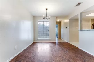 Photo #4: 21070447 Listing