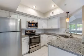 Photo #6: 21070447 Listing