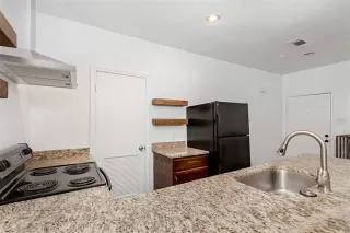 Photo #5: 21070632 Listing