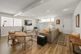 Photo #5: 21071079 Listing 