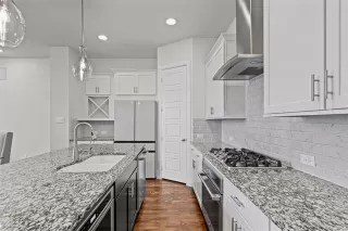 Photo #3: 21071302 Listing