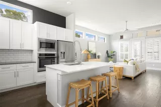 Photo #4: 21071632 Listing