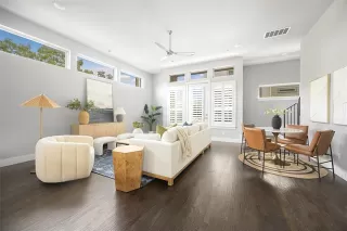 Photo #5: 21071632 Listing