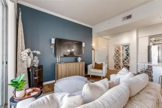 Photo #2: 21071739 Listing