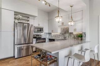 Photo #5: 21071739 Listing