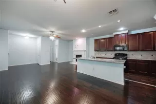 Photo #4: 21071874 Listing 