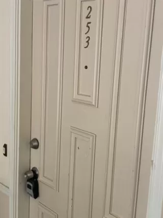 Photo #4: 21072218 Listing