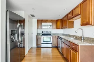 Photo #4: 21072232 Listing