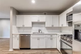 Photo #5: 21072252 Listing