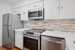 Photo #5: 21072275 Listing 