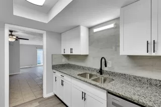 Photo #2: 21072486 Listing