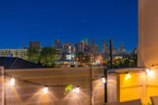 Photo #2: 21072632 Listing