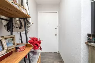 Photo #5: 21072843 Listing 