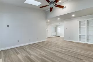 Photo #2: 21073178 Listing