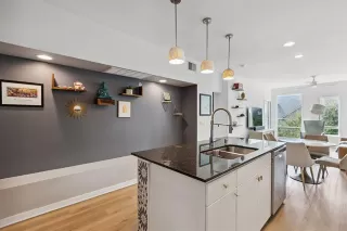 Photo #6: 21073255 Listing 