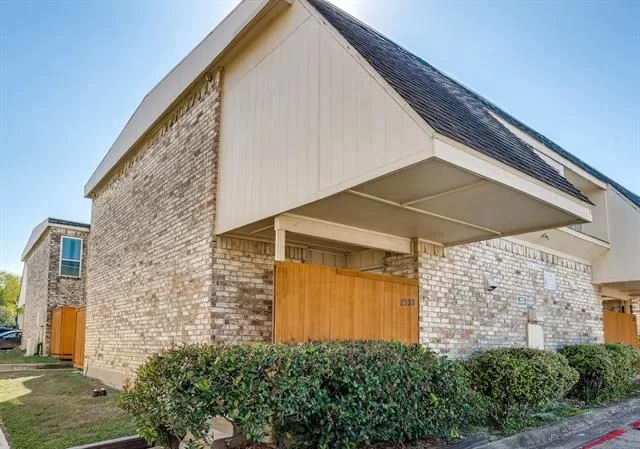 MLS: 21073320 Condo For Sale
