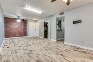 Photo #4: 21073345 Listing