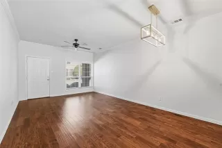 Photo #4: 21073369 Listing