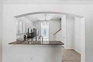 Photo #5: 21073369 Listing