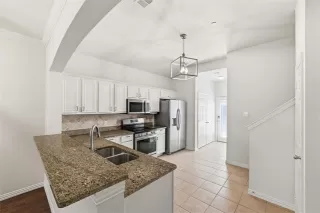 Photo #6: 21073369 Listing