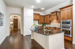 Photo #2: 21074101 Listing 