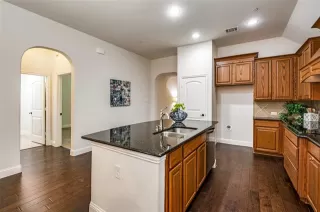 Photo #5: 21074101 Listing 