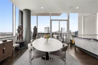 Photo #6: 21074732 Listing