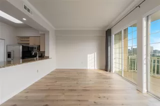 Photo #5: 21074900 Listing