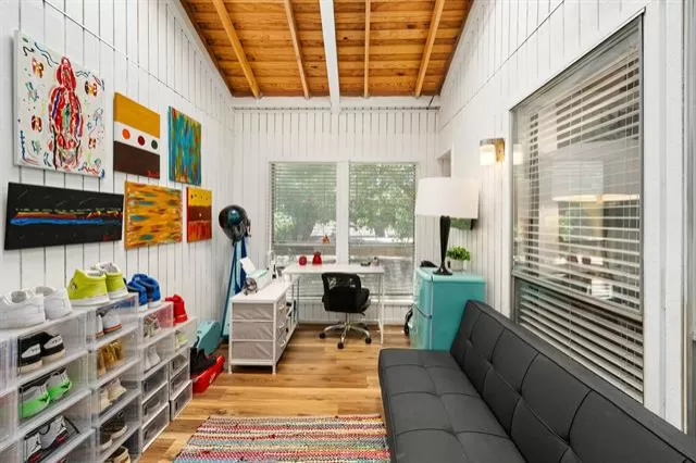 MLS: 21075259 Condo For Sale