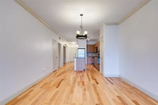 Photo #5: 21075368 Listing 