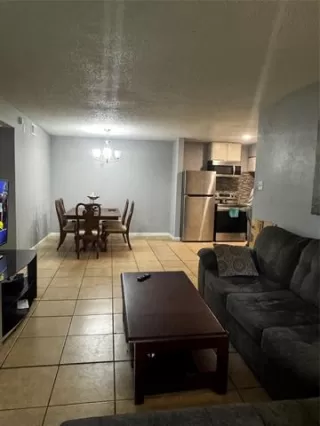 Photo #5: 21075512 Listing