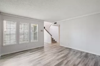 Photo #2: 21075573 Listing