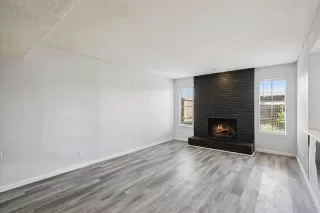 Photo #5: 21075573 Listing