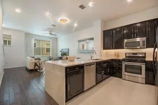 Photo #2: 21077043 Listing