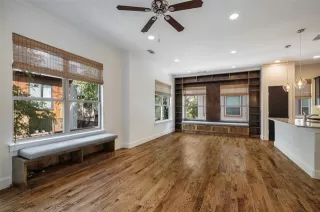 Photo #2: 21077185 Listing