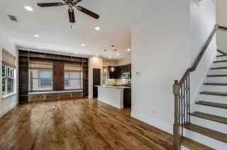 Photo #3: 21077185 Listing