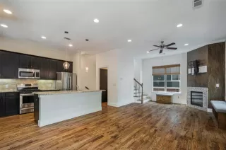 Photo #4: 21077185 Listing