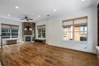 Photo #5: 21077185 Listing