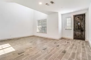 Photo #3: 21077226 Listing