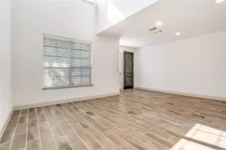 Photo #4: 21077226 Listing