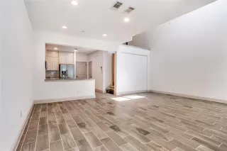 Photo #6: 21077226 Listing