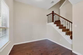 Photo #5: 21077693 Listing 